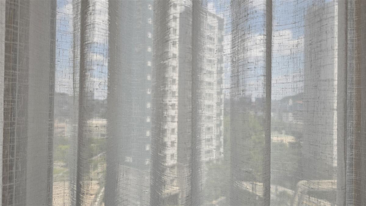 북아현동 거실 겉지를 걷어둔 모습