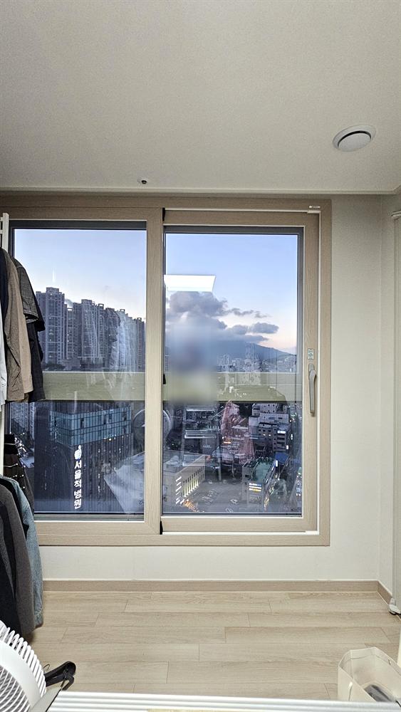 성북구 하월곡동 성북펠릭스 드레스룸 창