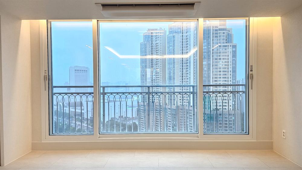 송파구 잠실동 리센츠아파트 거실 창