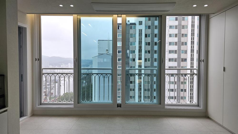 동작구 사당동 사당자이아파트 거실 창