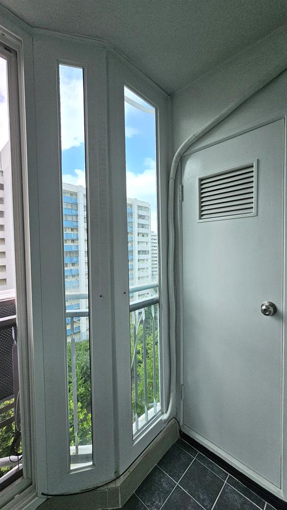 상계주공12단지 베란다 끝에서 꺾이는 창 시공 전